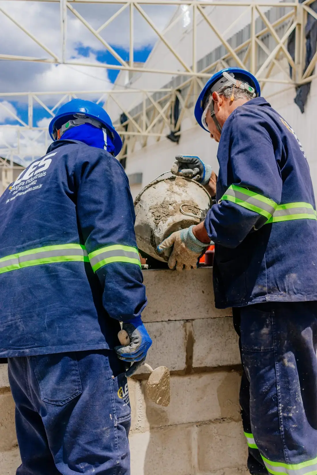 Obra de construção civil industrial
